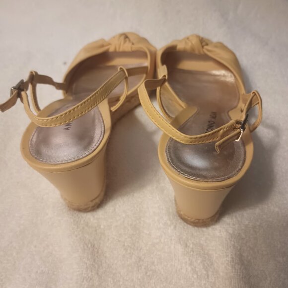 Antonio Melanie Yellow/Gold wedge sandals. - Picture 3 of 5